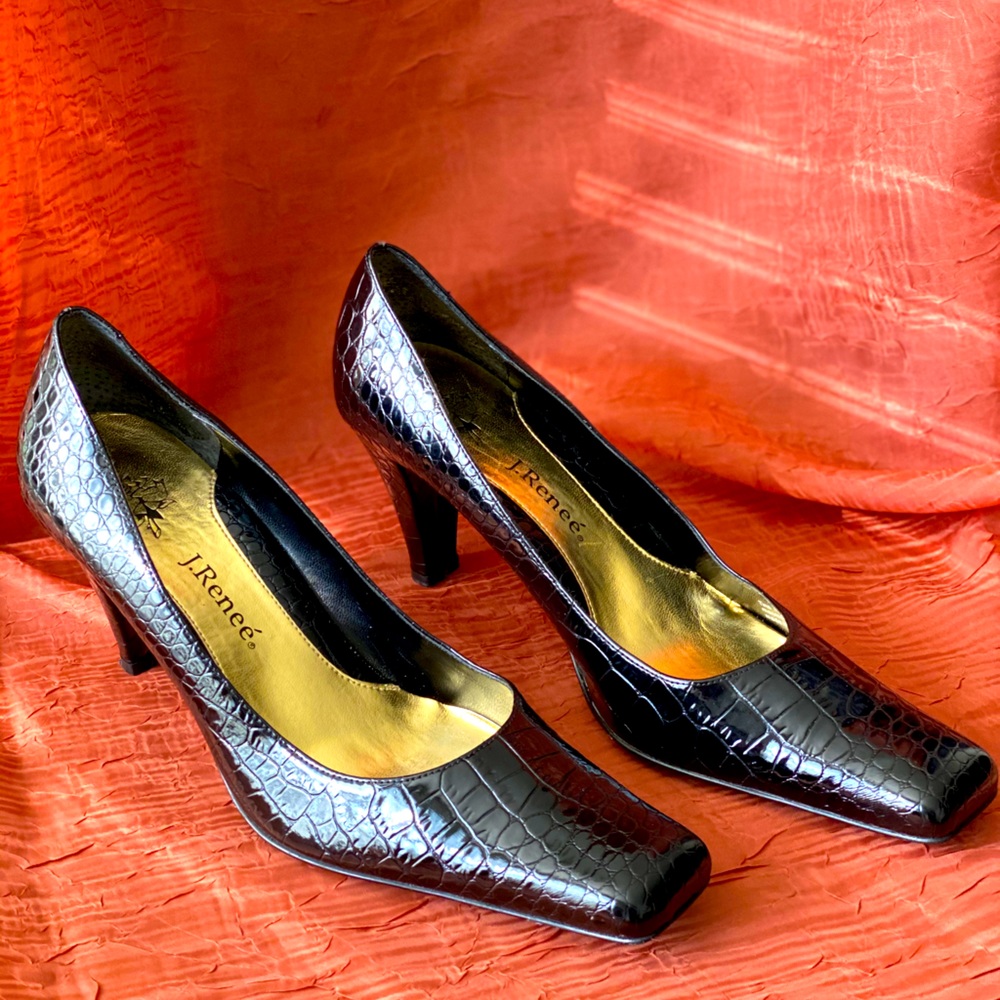 J. Renee’ women’s sharp black croc patent pump